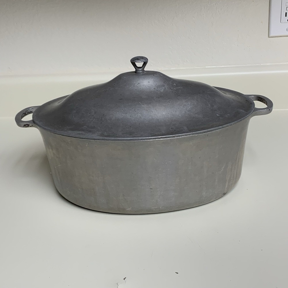 VINTAGE Oval CLUB ALUMINUM WARE Roaster Dutch Oven Pan w/ Lid, 13" x 9" x 5"
